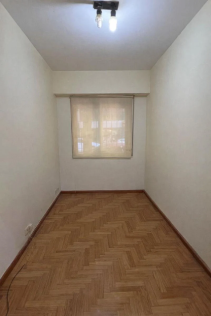Dos Ambientes en Venta de 40 m² en Pb Al Frente con Pequeño Patio