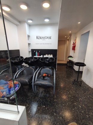 Venta de Local de 139 m² Totales con Sotano con Vidriera a La Calle Larrea