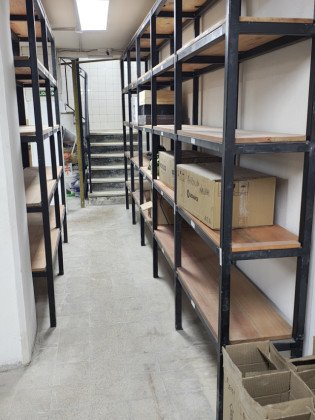 Local comercial en Recoleta de 130 m2 en excelente estado con sótano